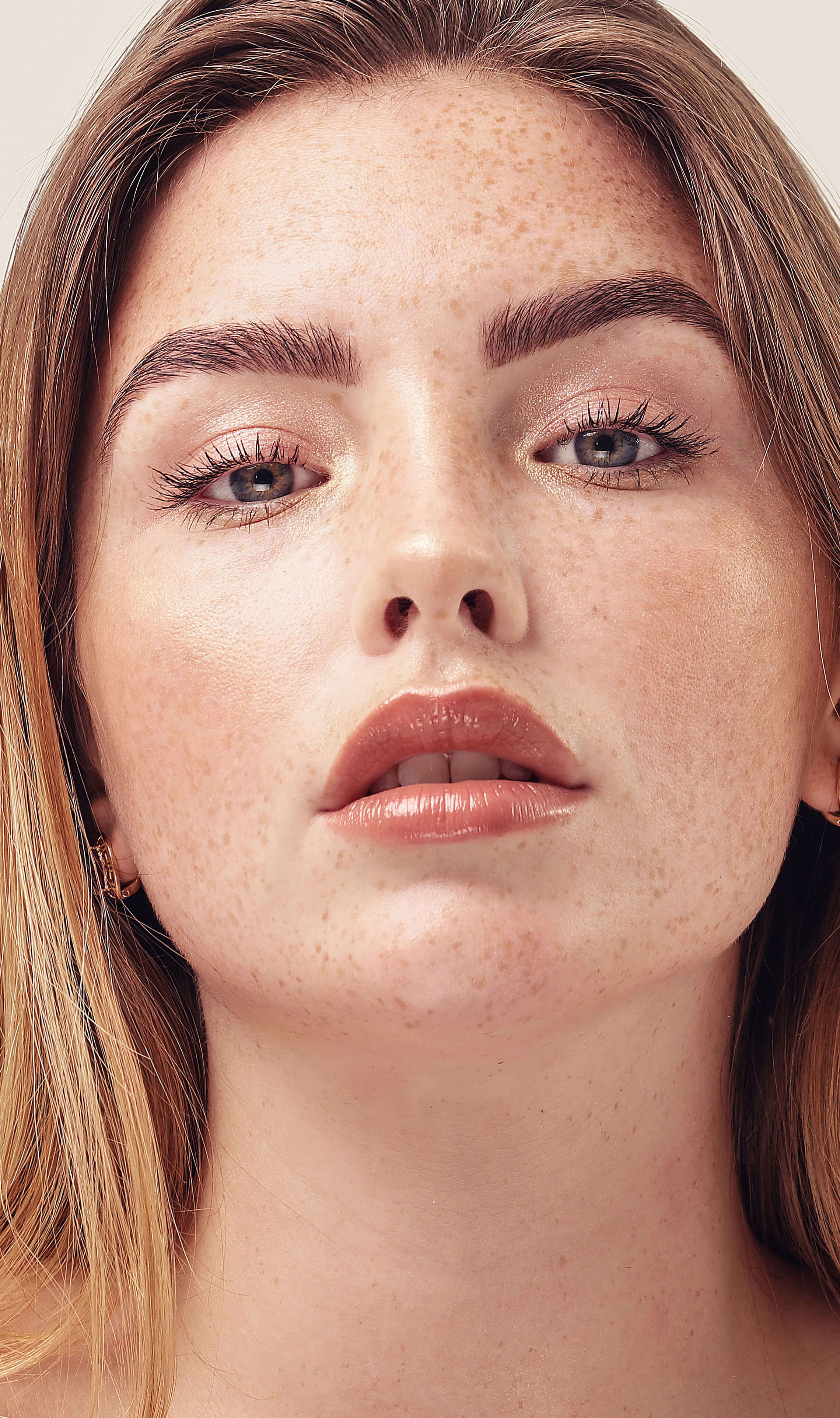 Image of a green chevron like patterns