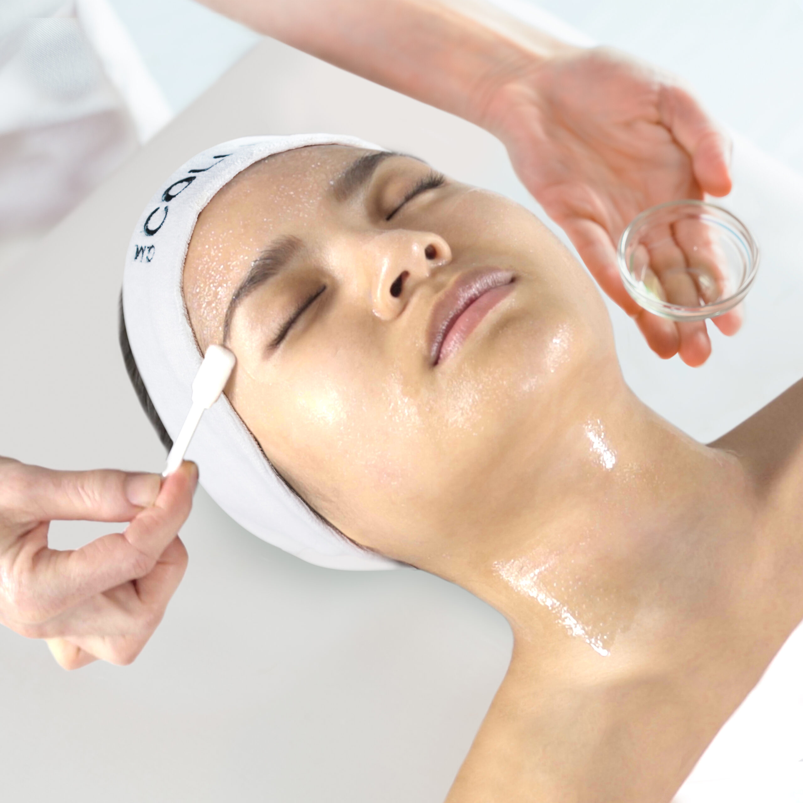 Unlock the Power of Chemical Peels for Anti-Aging Skin Care at Lashiqué