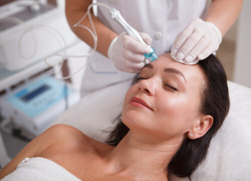 Technology-driven anti-aging facial at Lashiqué using Zemits HydroDiamond, Oxygen Infusion, and Cooling Therapy for glowing, youthful skin.